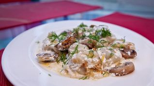 Пельмени в сметане в мультиварке