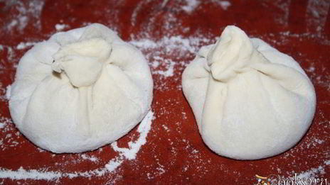 сочные хинкали с бараниной и базиликом