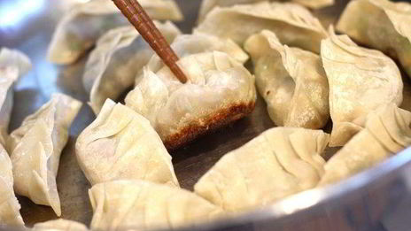 японские жареные пельмени