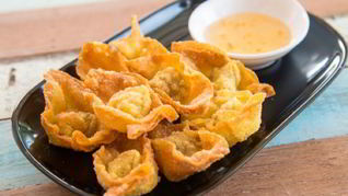 Жареные вонтоны с креветками