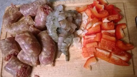 паэлья с колбасками