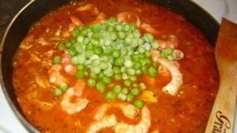 паэлья с курицей и креветками