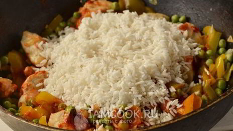 паэлья с курицей