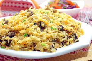 Плов с курицей и грибами