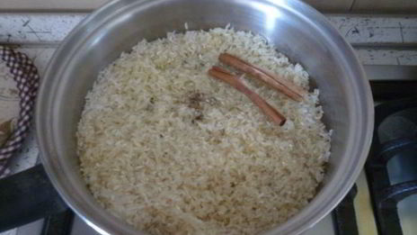 плов с лимоном и кедровыми орешками