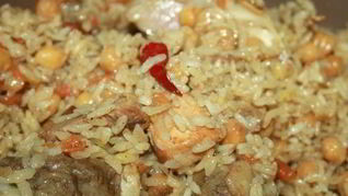 Плов с нутом и курицей