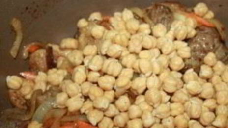 плов с нутом и курицей