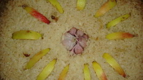 плов со свининой и яблоками