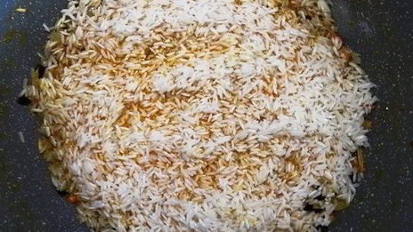 разобранный плов с бараниной