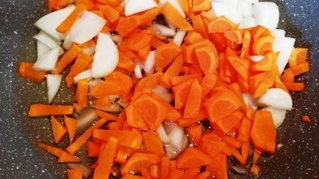 разобранный плов с бараниной