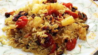 Сладкий плов с изюмом и курагой