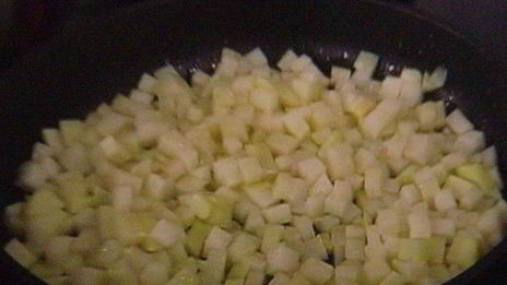 филе теленка фаршированное маслом грецкого ореха с рагу из кольраби