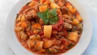 Мясное рагу с овощами из свинины