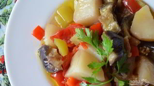 Овощное рагу с баклажанами и картофелем