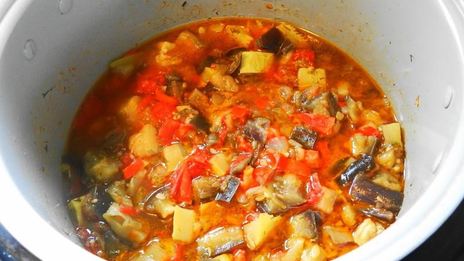 овощное рагу с баклажанами в мультиварке