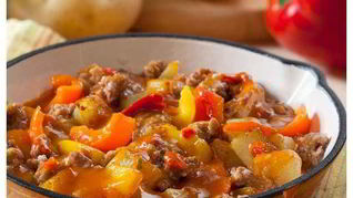 Овощное рагу с фаршем в сливках