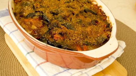 овощное рагу с мясным фаршем и баклажанами в духовке