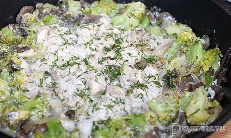 Рецепт рагу из минтая с шампиньонами и брокколи