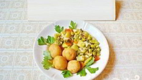 рагу из молодых летних овощей с картофелем отварным