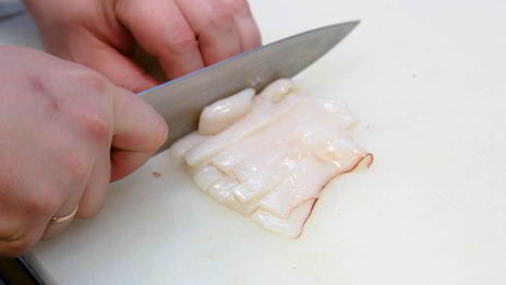 рагу из морепродуктов с соусом зеленый перец