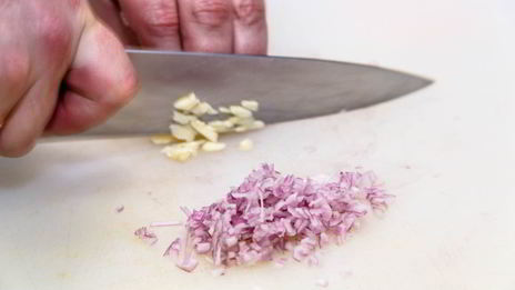 рагу из морепродуктов с соусом зеленый перец