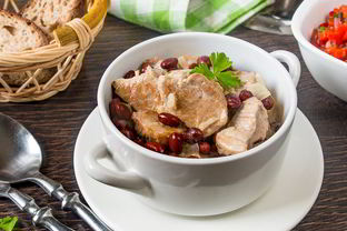 Рагу из свиной вырезки с фасолью