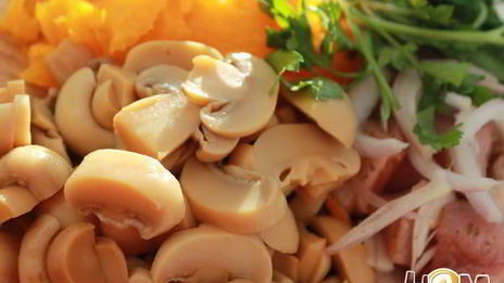 сливочно-грибное рагу с мясом в тыкве
