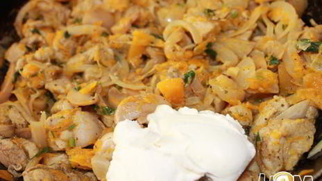 сливочно-грибное рагу с мясом в тыкве