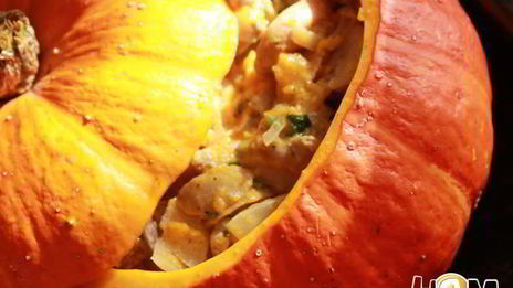 сливочно-грибное рагу с мясом в тыкве