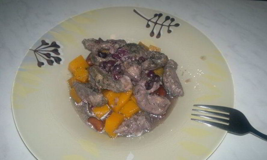 Рецепт утиная грудка в горшке, рагу из фасоли и сладкой тыквы