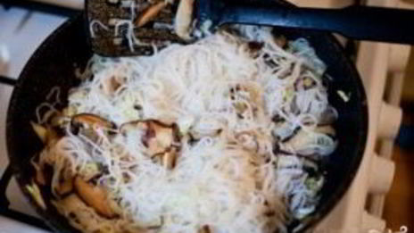 рисовая лапша с грибами