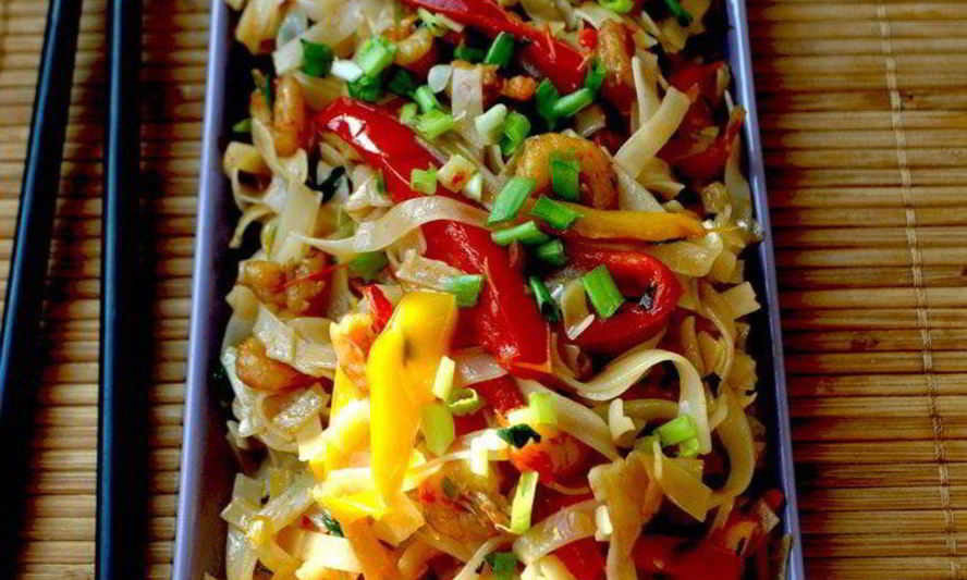 Рецепт рисовая лапша с креветками и овощами