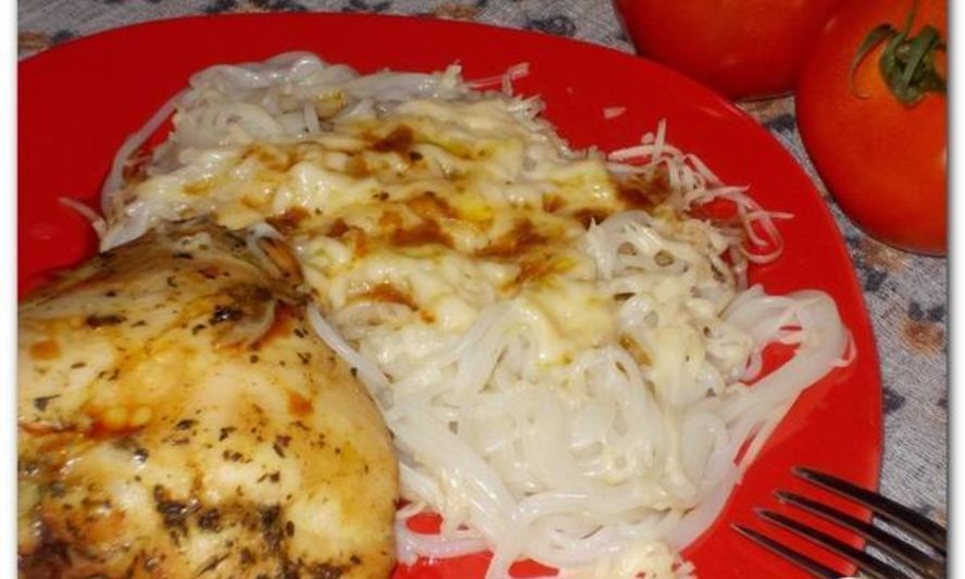 Рецепт рисовая лапша с курицей в медово-чесночном соусе