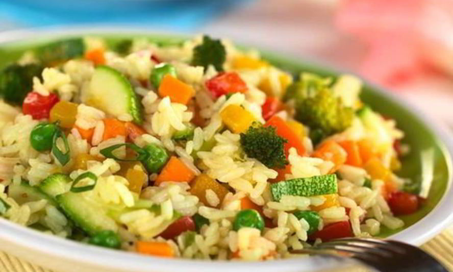 Рецепт быстрое ризотто с весенними овощами и козьим сыром