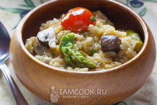 Постное ризотто со спаржей и шампиньонами