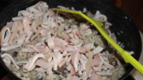 ризотто с кальмарами