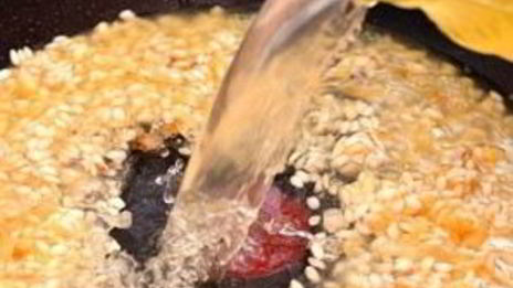 ризотто с креветками и горошком