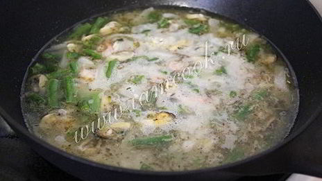 ризотто с морепродуктами и стручковой фасолью