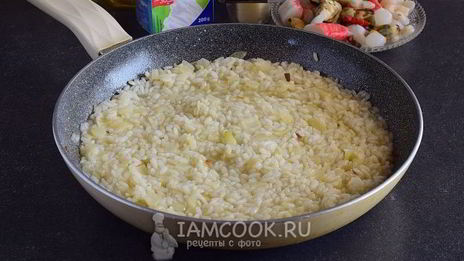 ризотто с морепродуктами в сливочном соусе