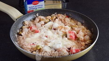 ризотто с морепродуктами в сливочном соусе
