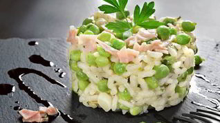 Ризотто с зеленым горошком и ветчиной