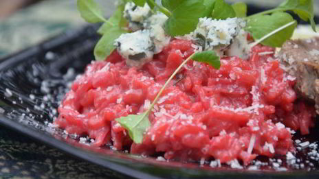 ризотто со свеклой и стейками