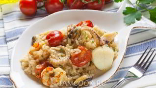 Томатное ризотто с морепродуктами