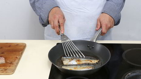 балык экмек, буквально рыба с хлебом по-турецки