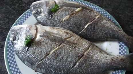 дорада в духовке запеченная с картофелем и овощами