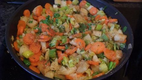 дорада в духовке запеченная с картофелем и овощами