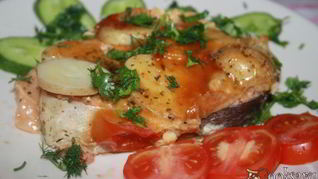 Форель, запеченная в духовке с молодым картофелем