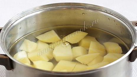 горбуша в миндальной корочке на пюре с васаби