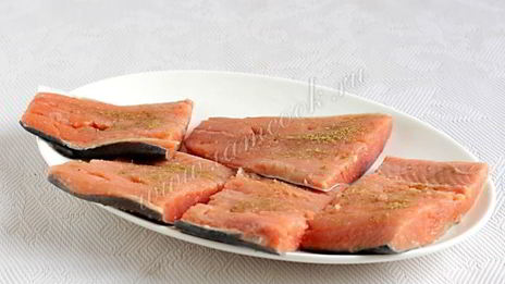 горбуша в миндальной корочке на пюре с васаби