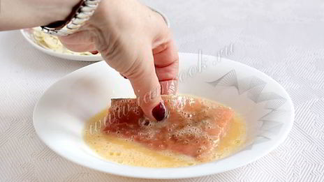 горбуша в миндальной корочке на пюре с васаби